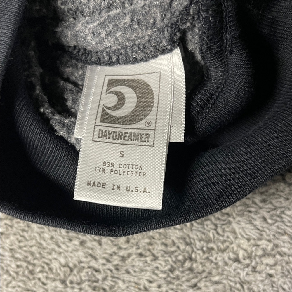 Daydreamer Black Queen Concert Graphic Sweatshirt - Picture 4 of 4